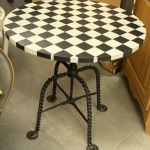 812 1520 CAFÉ TABLE